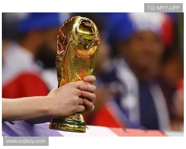 足球球星杯子引领时尚潮流 成为球迷收藏新宠的独特选择